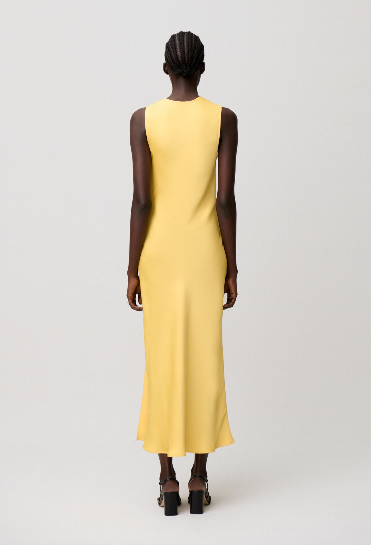 Vestido satinado fluido
