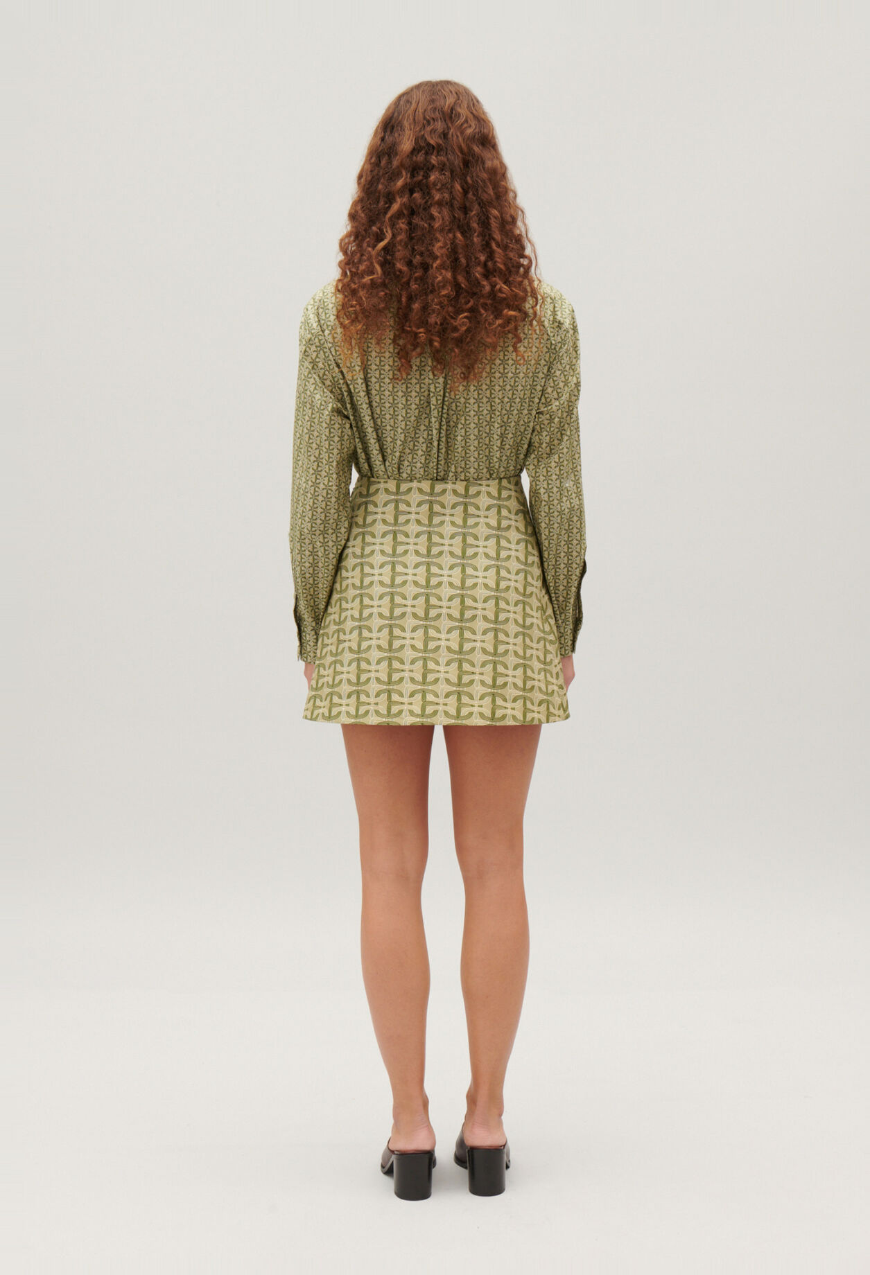 Falda corta trapecio monograma
