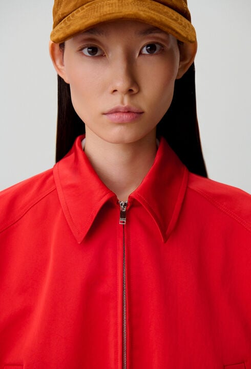 Cazadora corta satinada