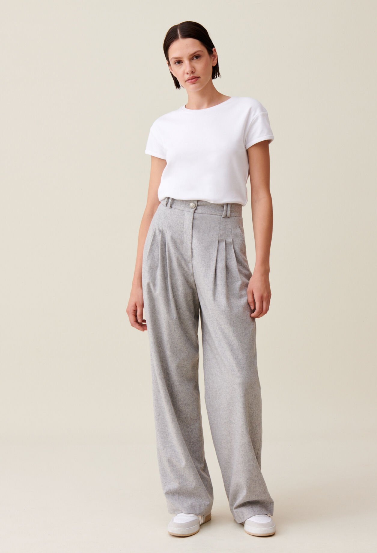 Pantalón ancho de punto gris claro