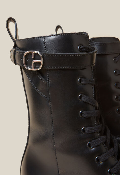 Botines altos tipo ranger de cuero