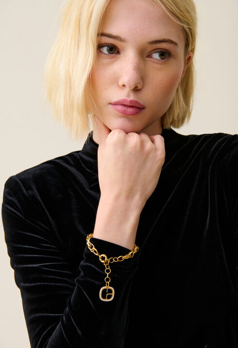 Pulsera cadena dorada logo CP