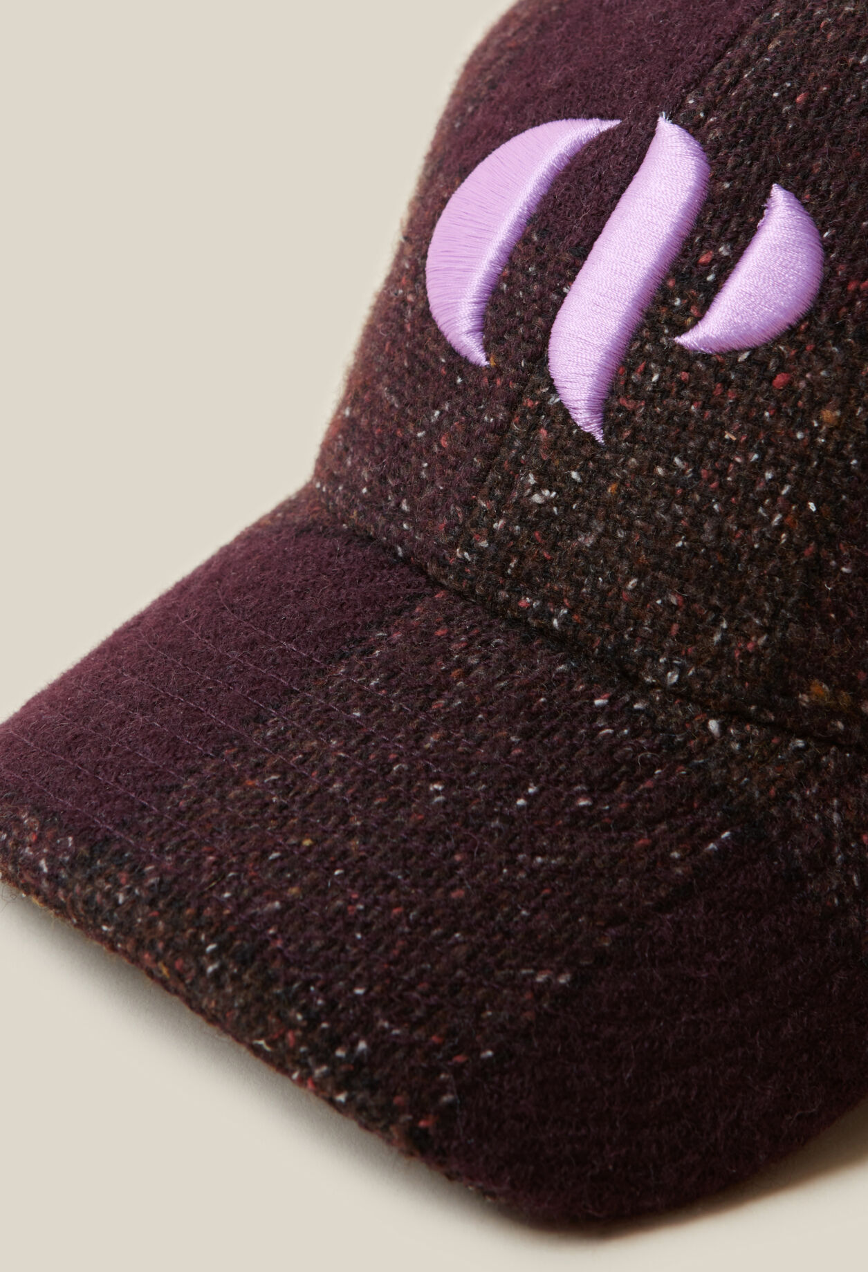 Gorra de tartán bordada CP