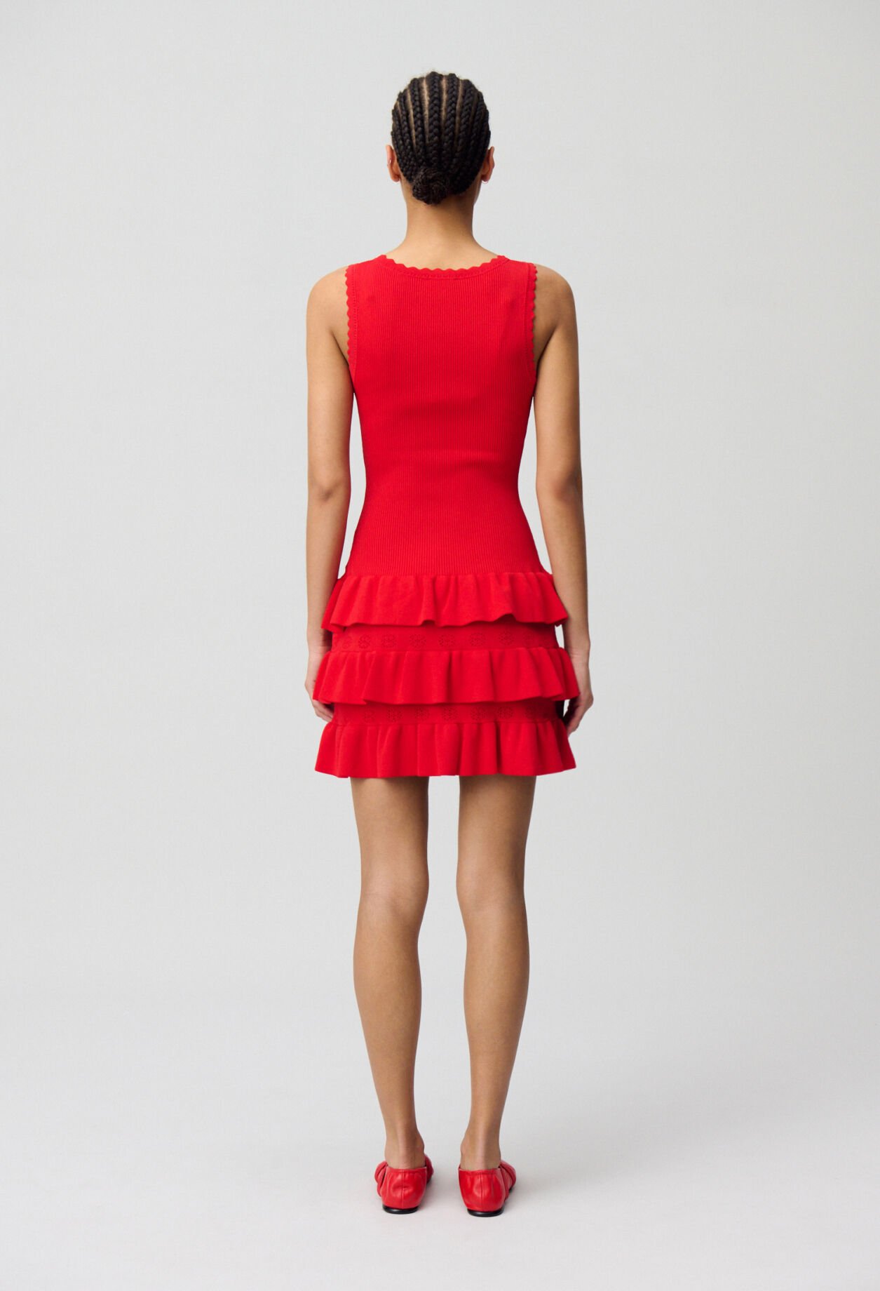 Vestido de punto con volantes