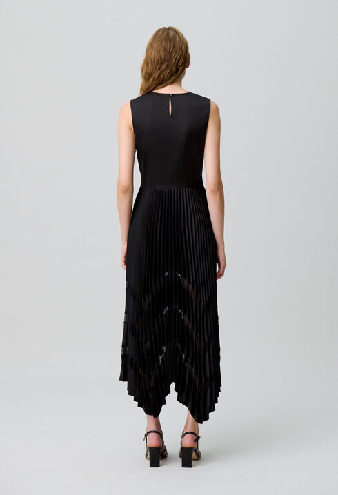 Vestido largo satinado plisado