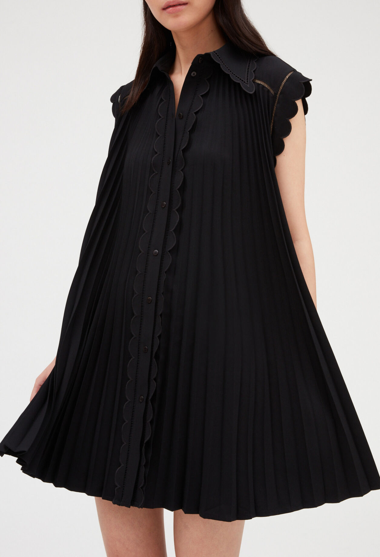 Vestido corto plisado