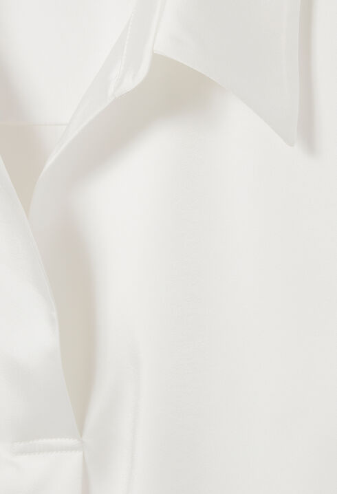 Blusa fluida clásica