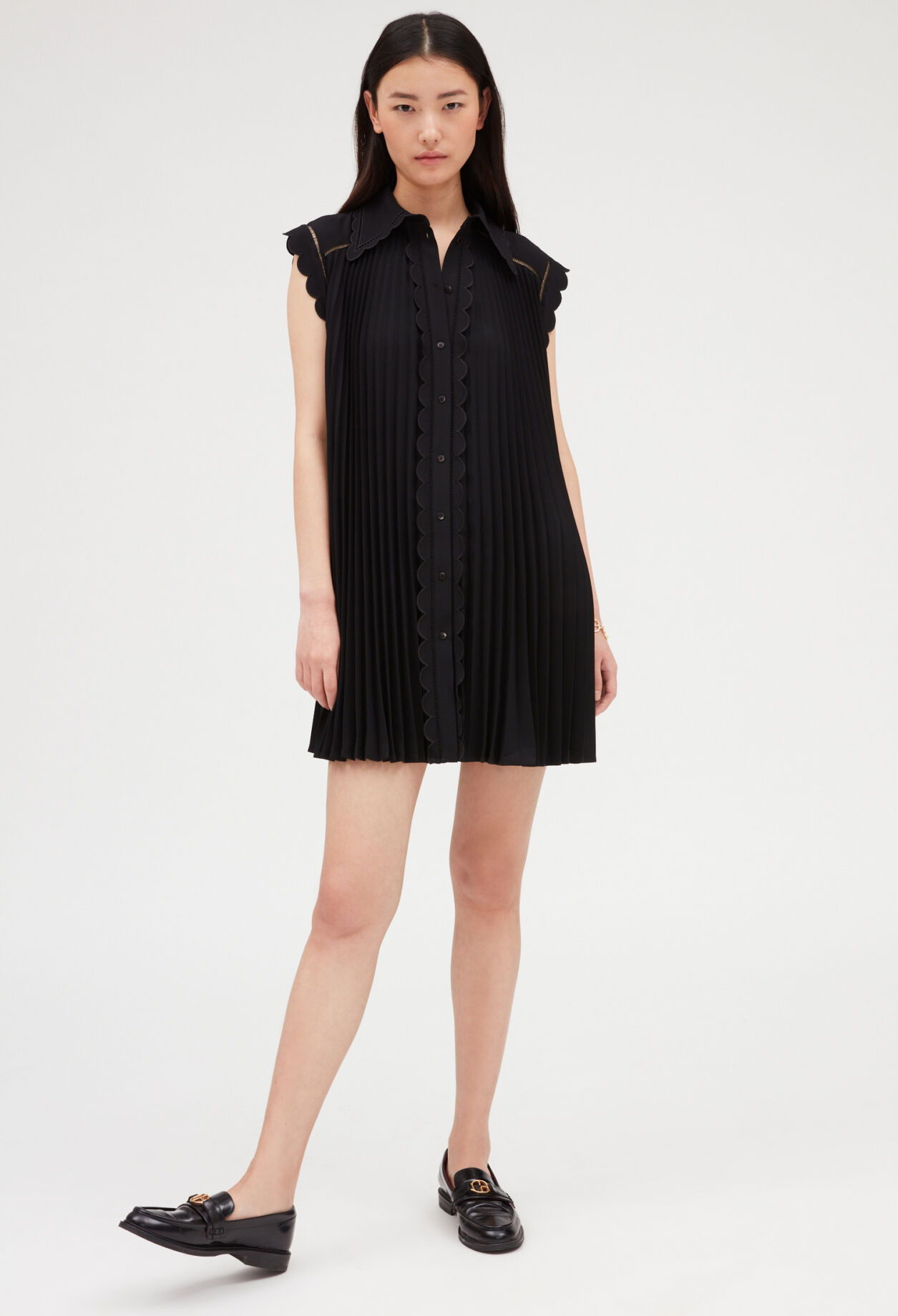 Vestido corto plisado
