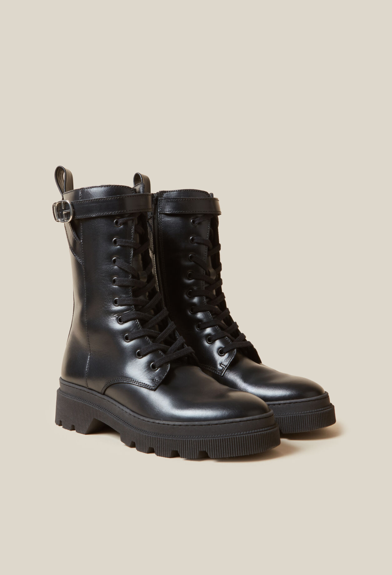 Botines altos tipo ranger de cuero