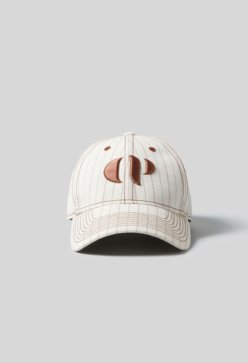 Gorra con monograma CP