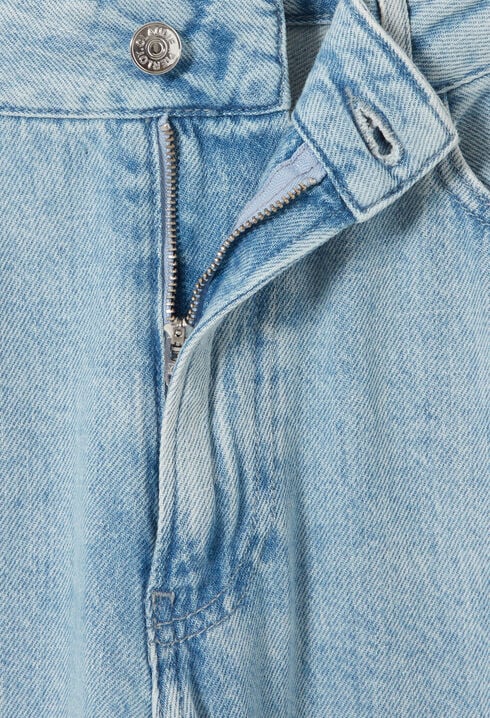 Vaqueros bordados de pernera ancha