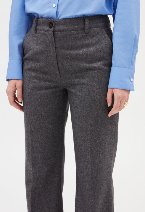 Pantalón acampanado gris jaspeado