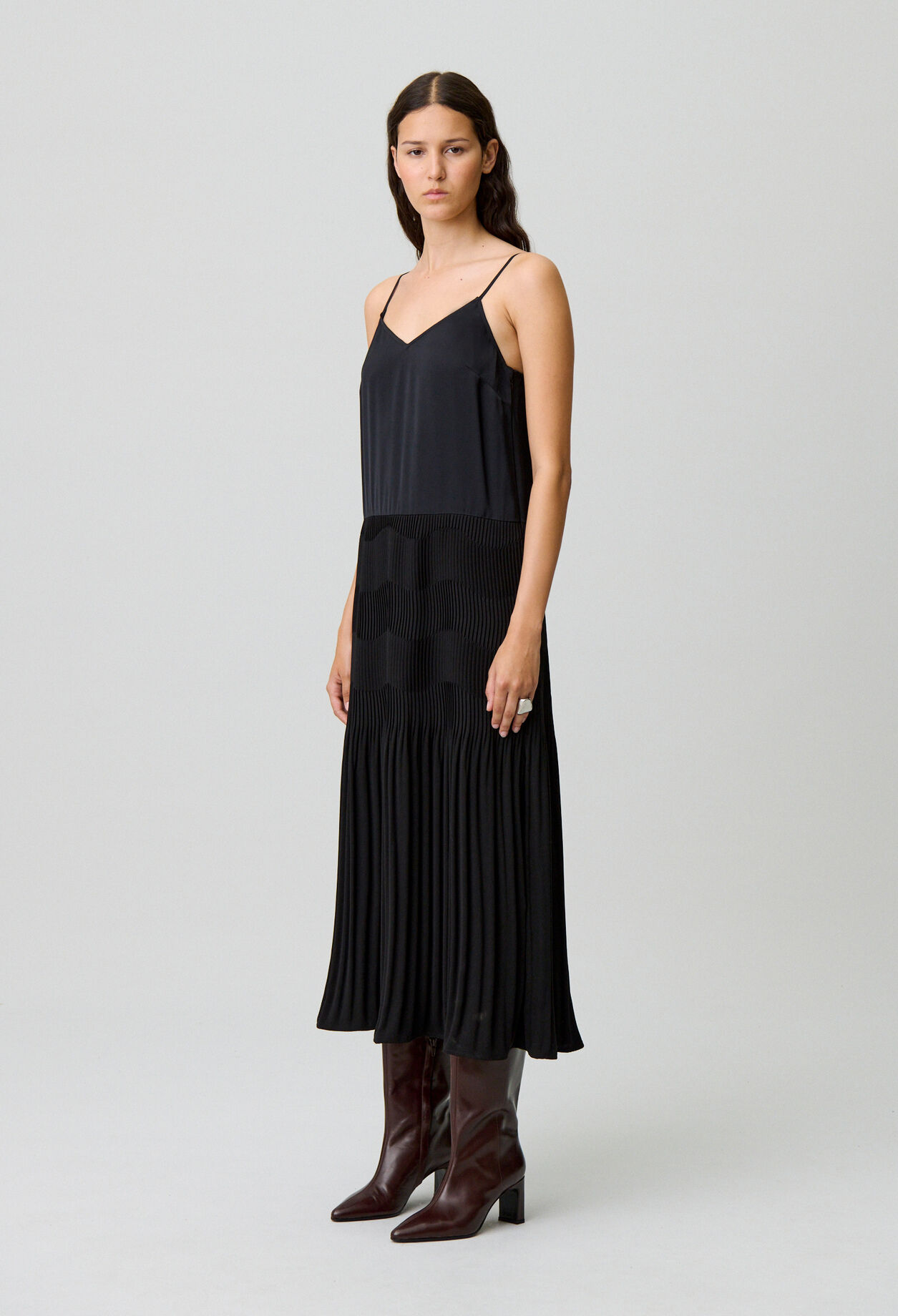 Vestido largo fluido de tirantes