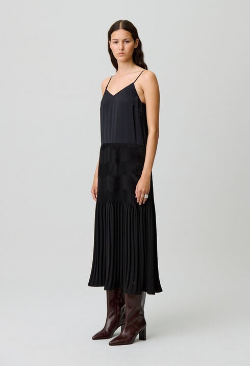 Vestido largo fluido de tirantes