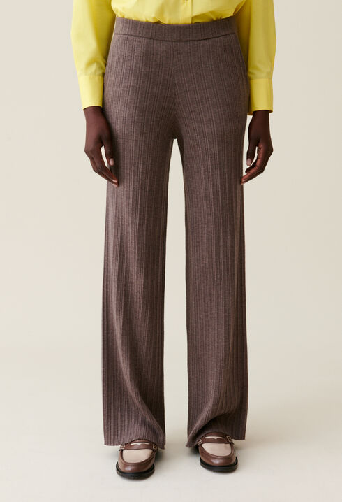Pantalón de punto acampanado