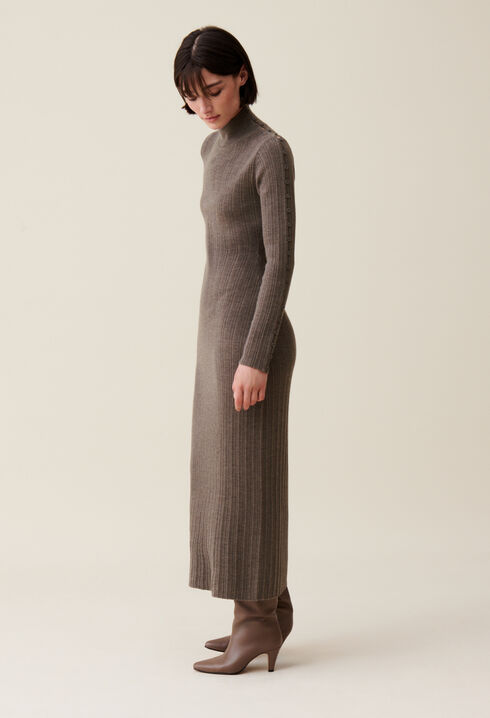 Vestido de punto cuello alto