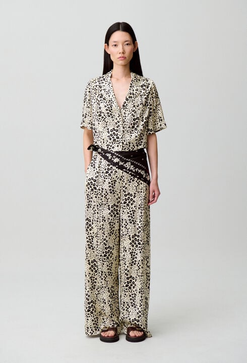 Camisa de satén estampado animal