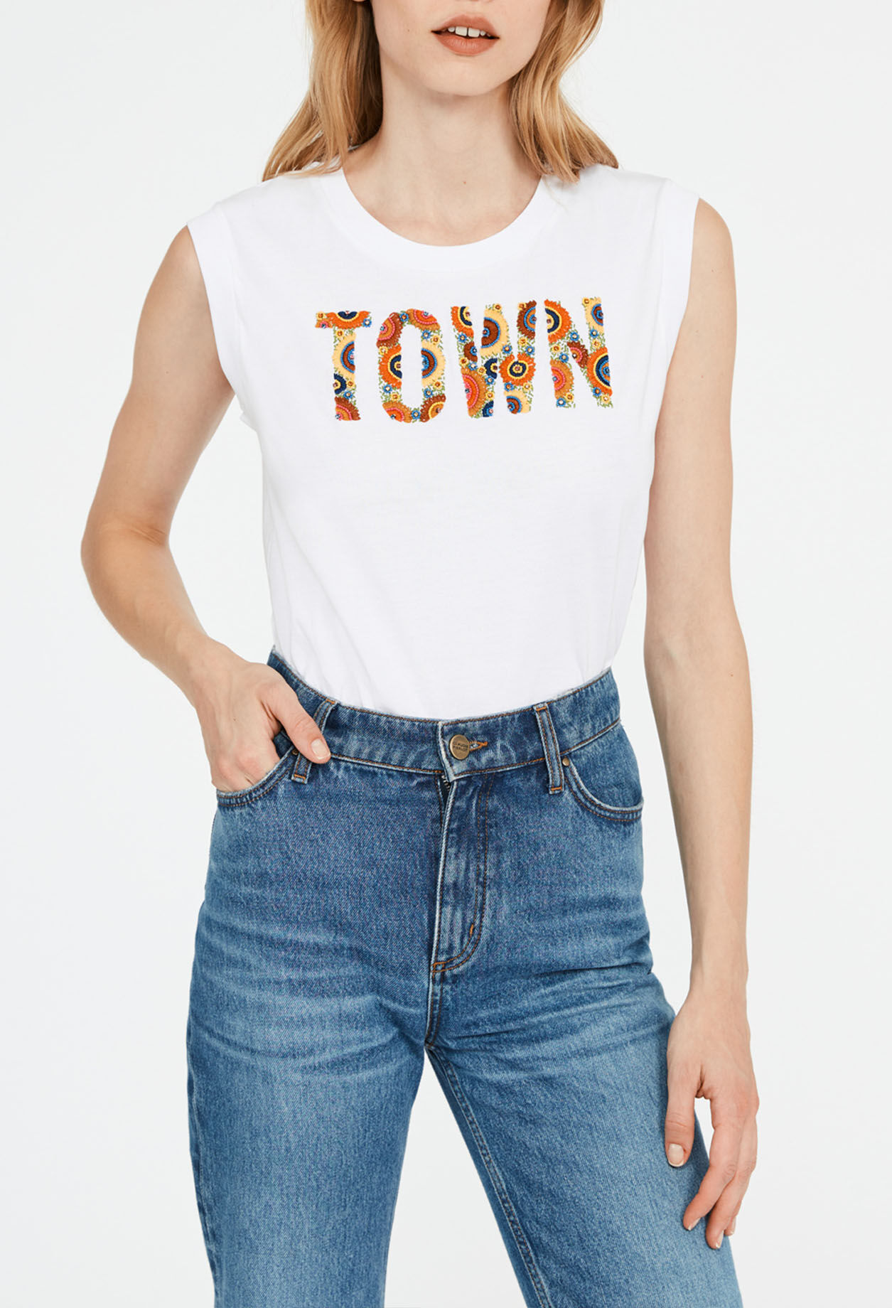 Camiseta bordada de coton