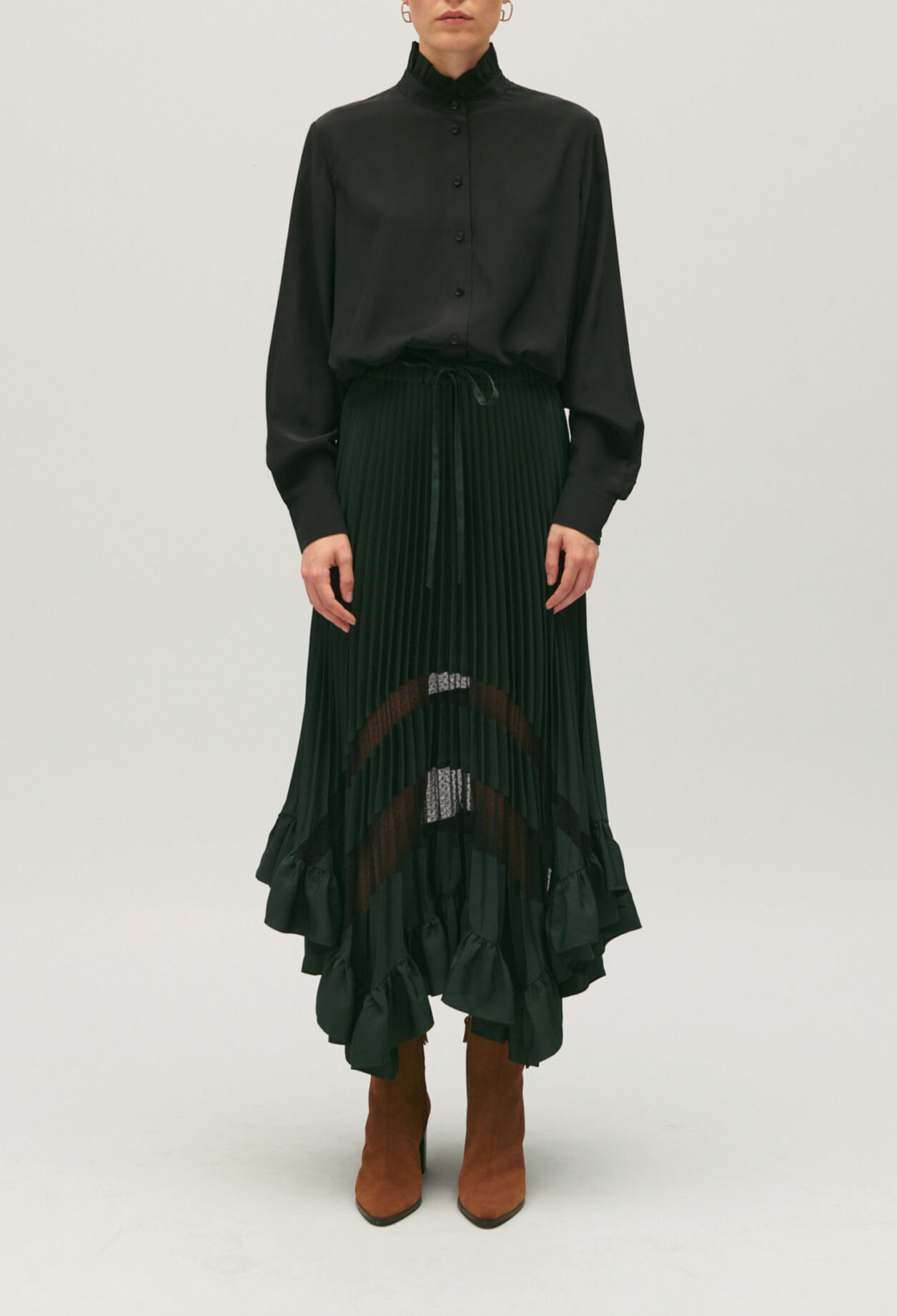Falda midi plisada con volantes