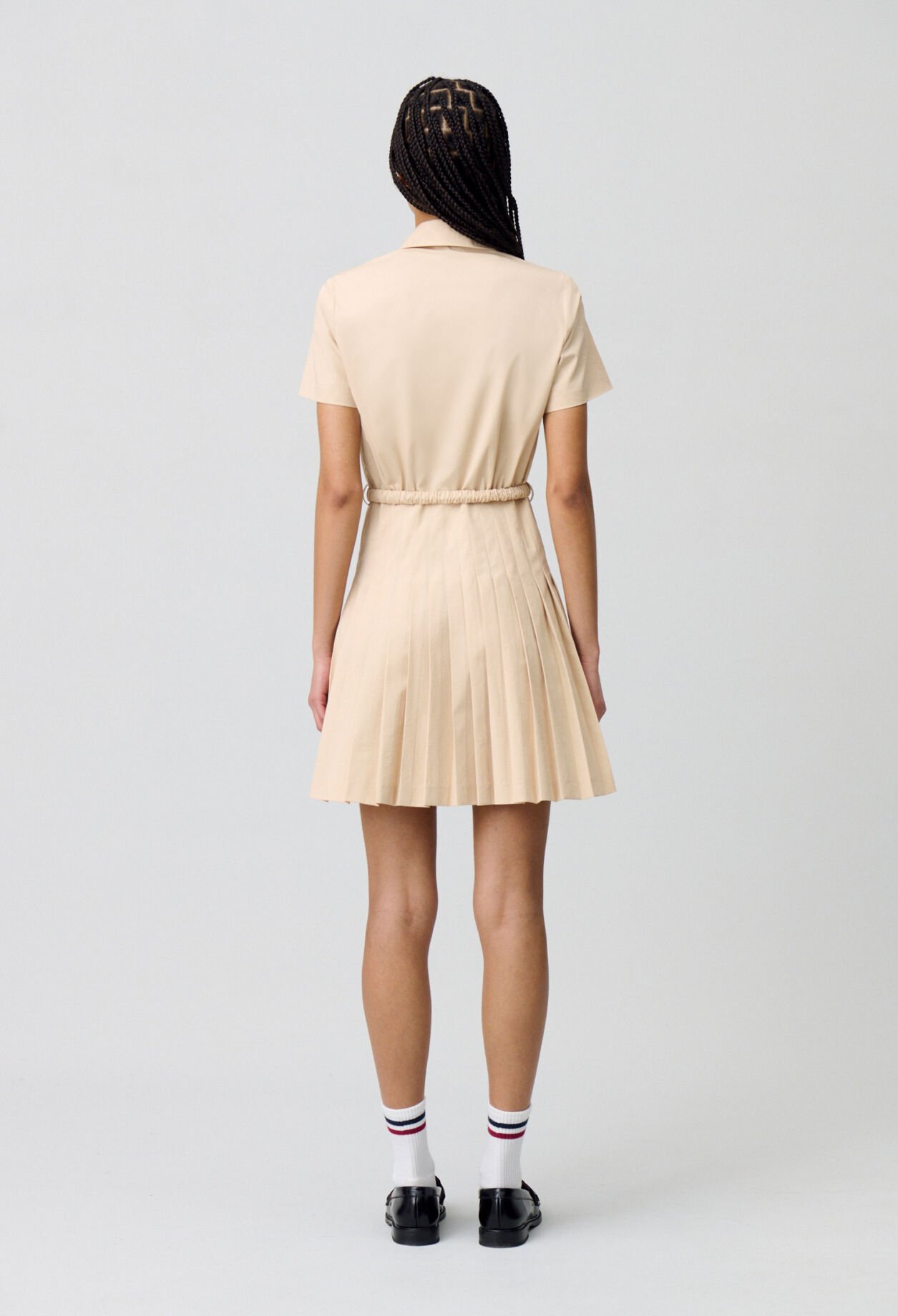 Vestido corto abotonado