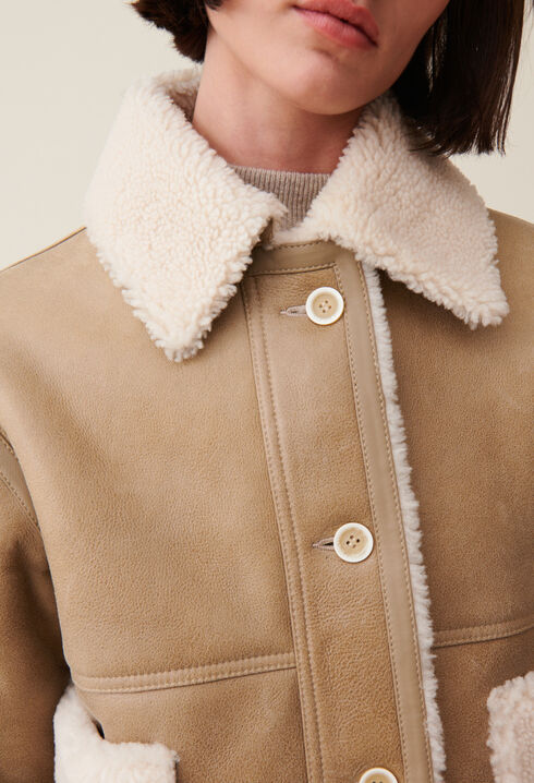 Chaqueta corta de piel beige