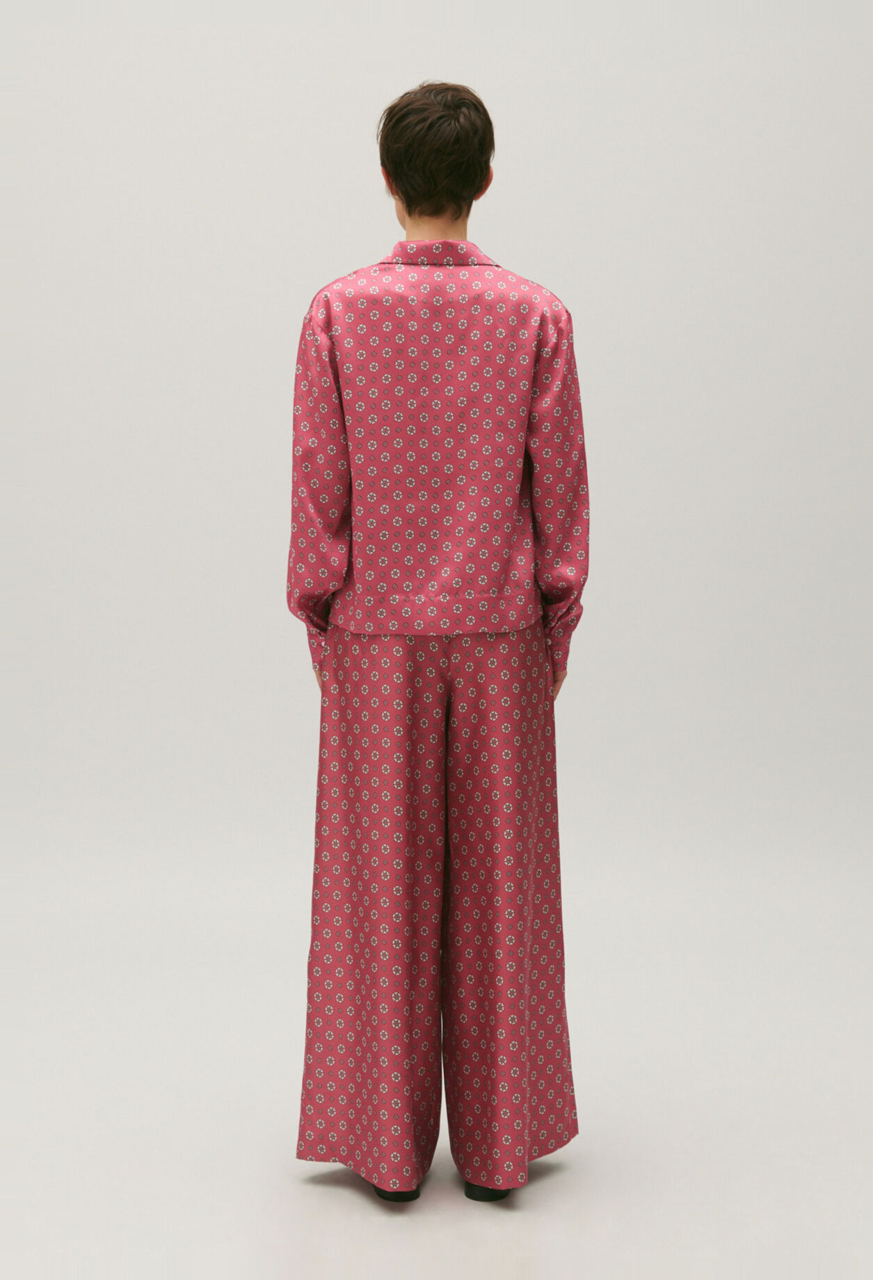 Camisa satinada con estampado