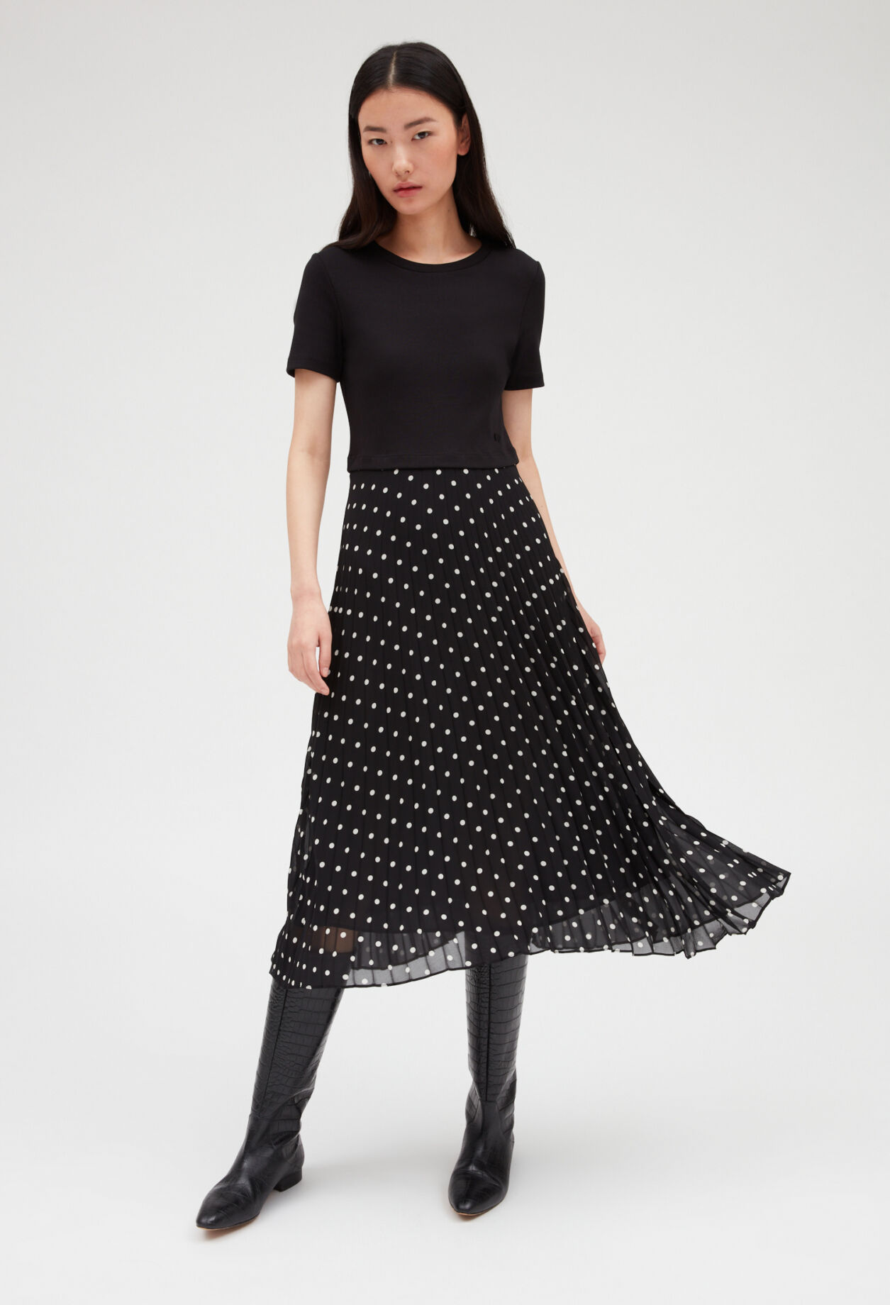 Vestido de lunares de longitud media