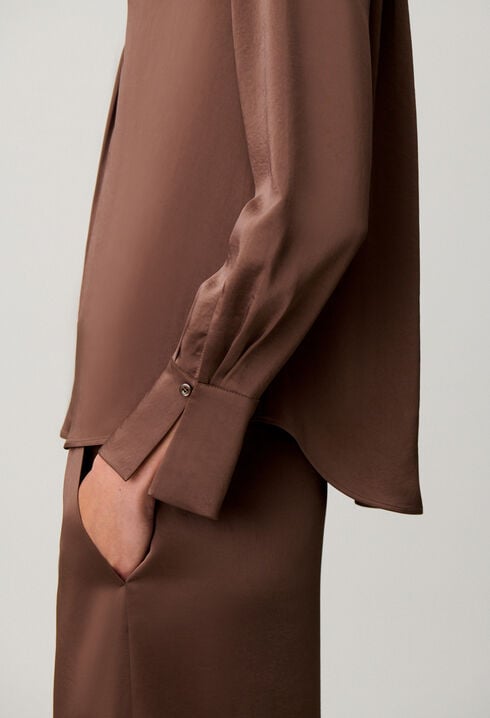 Blusa fluida con cuello