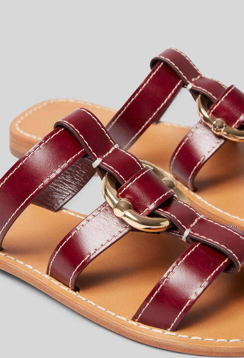 Sandalias con tiras y anillo