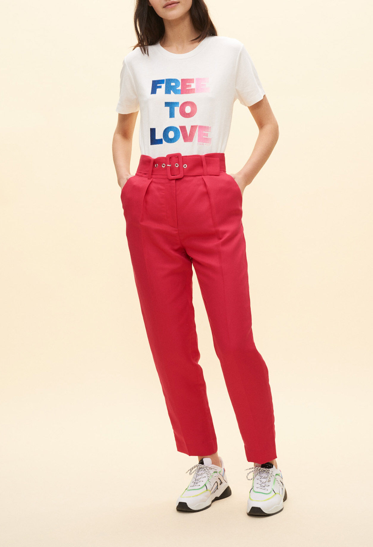 Pantalón de traje con cinturón fushia