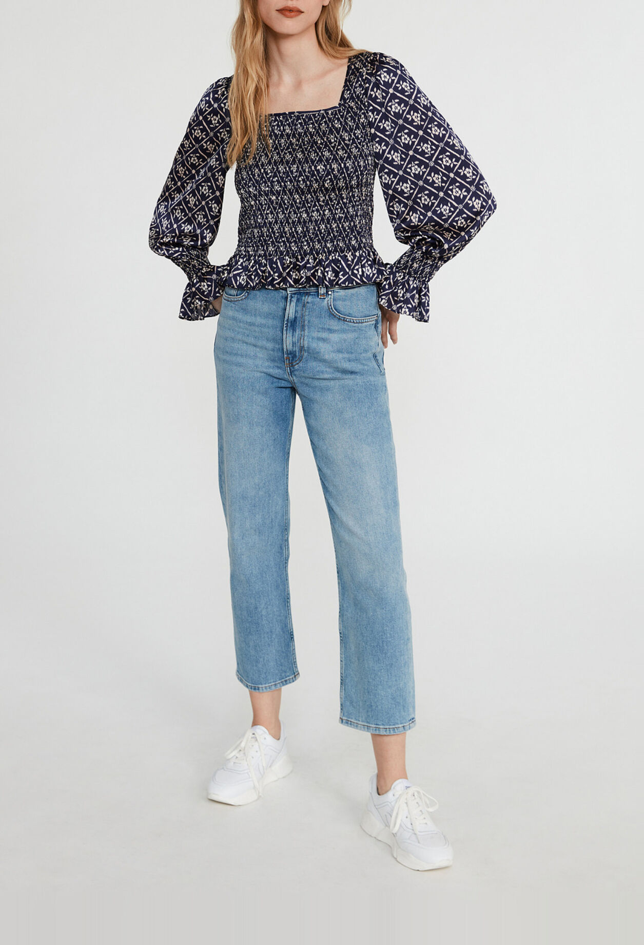 Blusa estampada con escote cuadrado