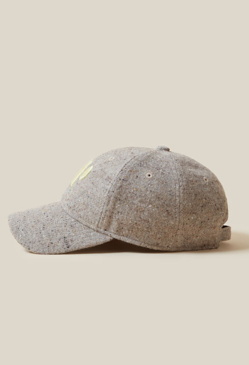 Gorra con monograma CP