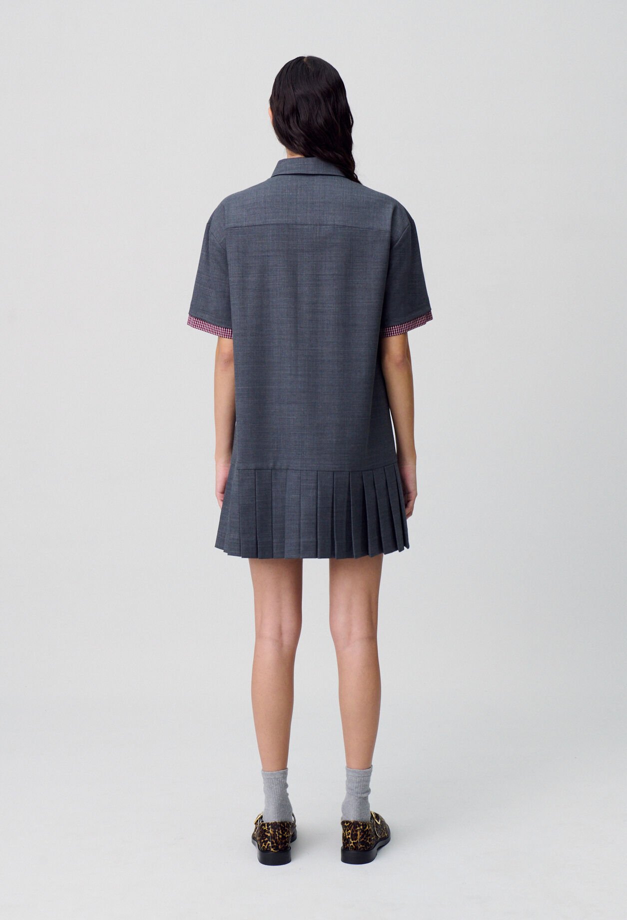 Vestido corto plisado