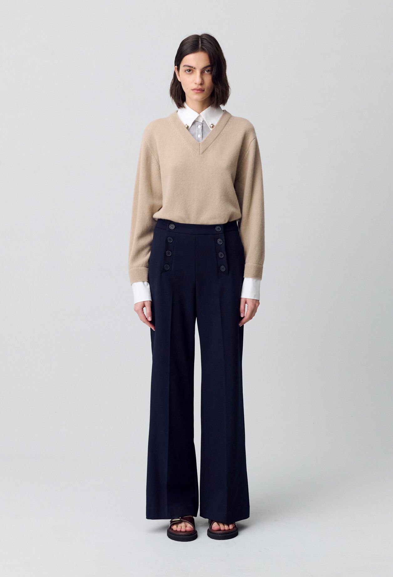 Pantalón recto con botones