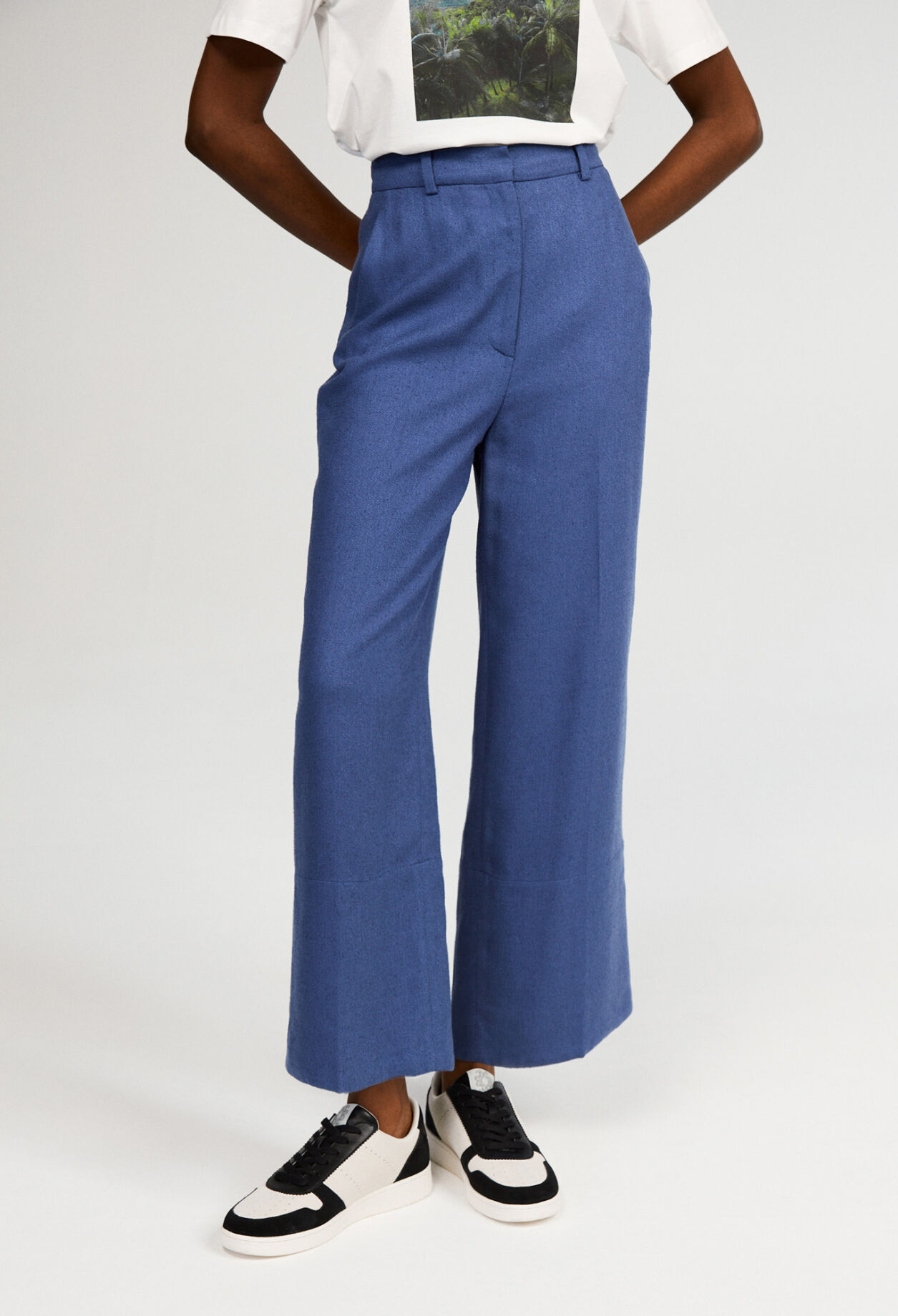 Pantalón acampanado