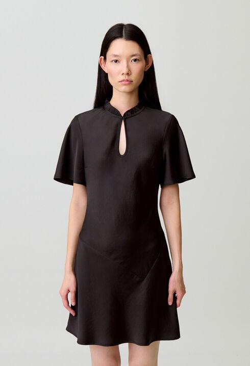 Vestido corto fluido