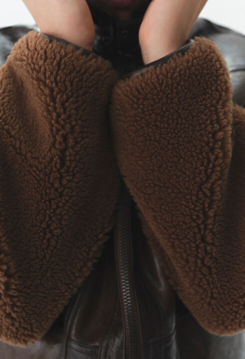 Chaqueta corta de dos tejidos
