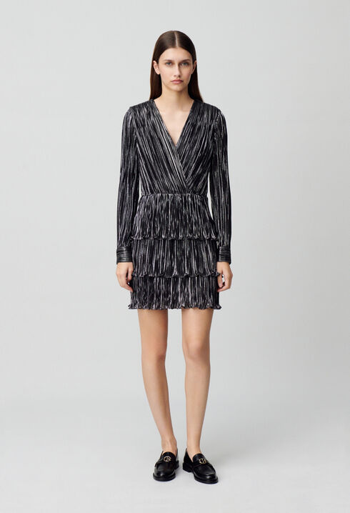 Vestido plateado corto de volantes