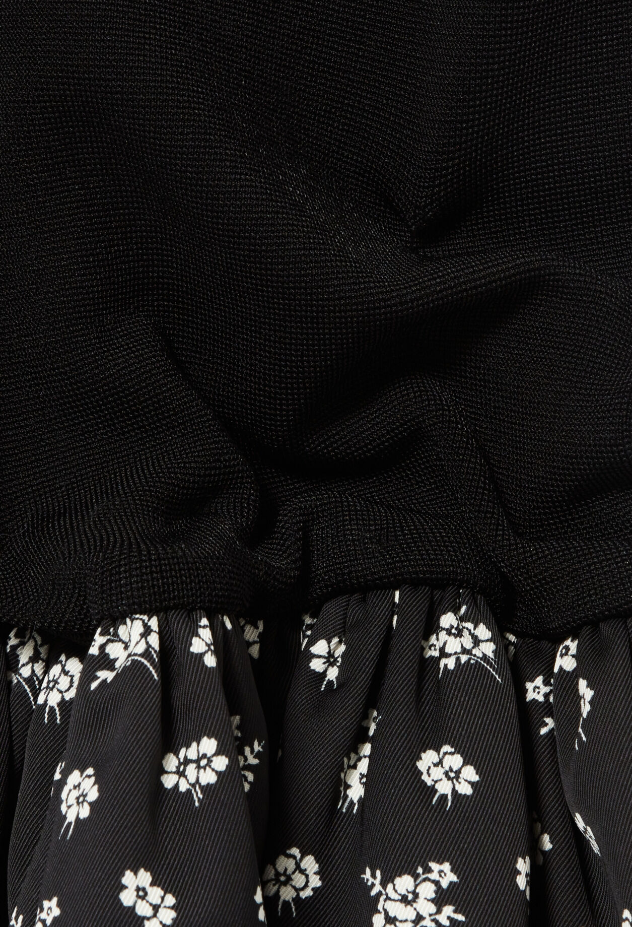 Vestido corto con estampado floral