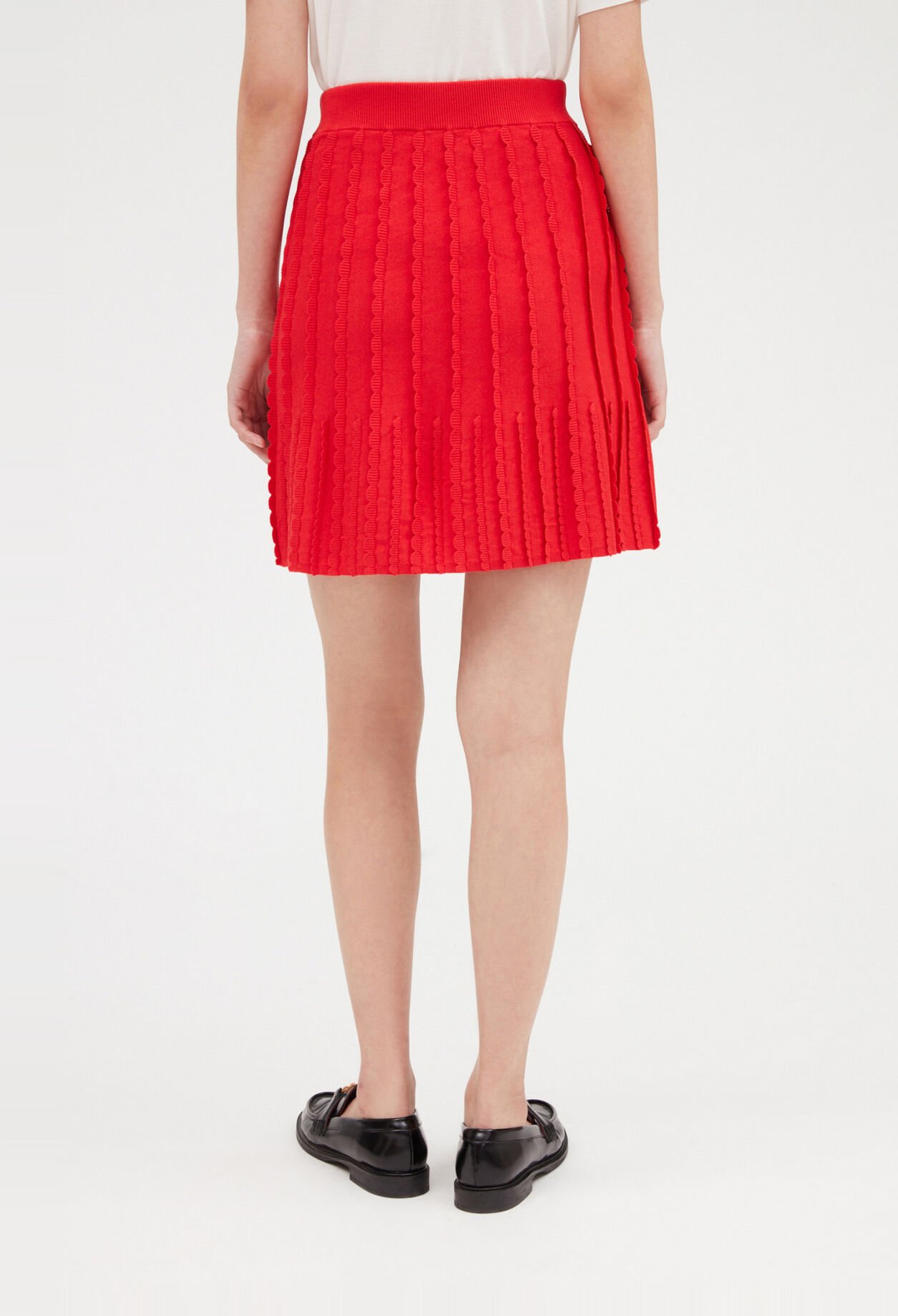 Falda corta de punto rojo