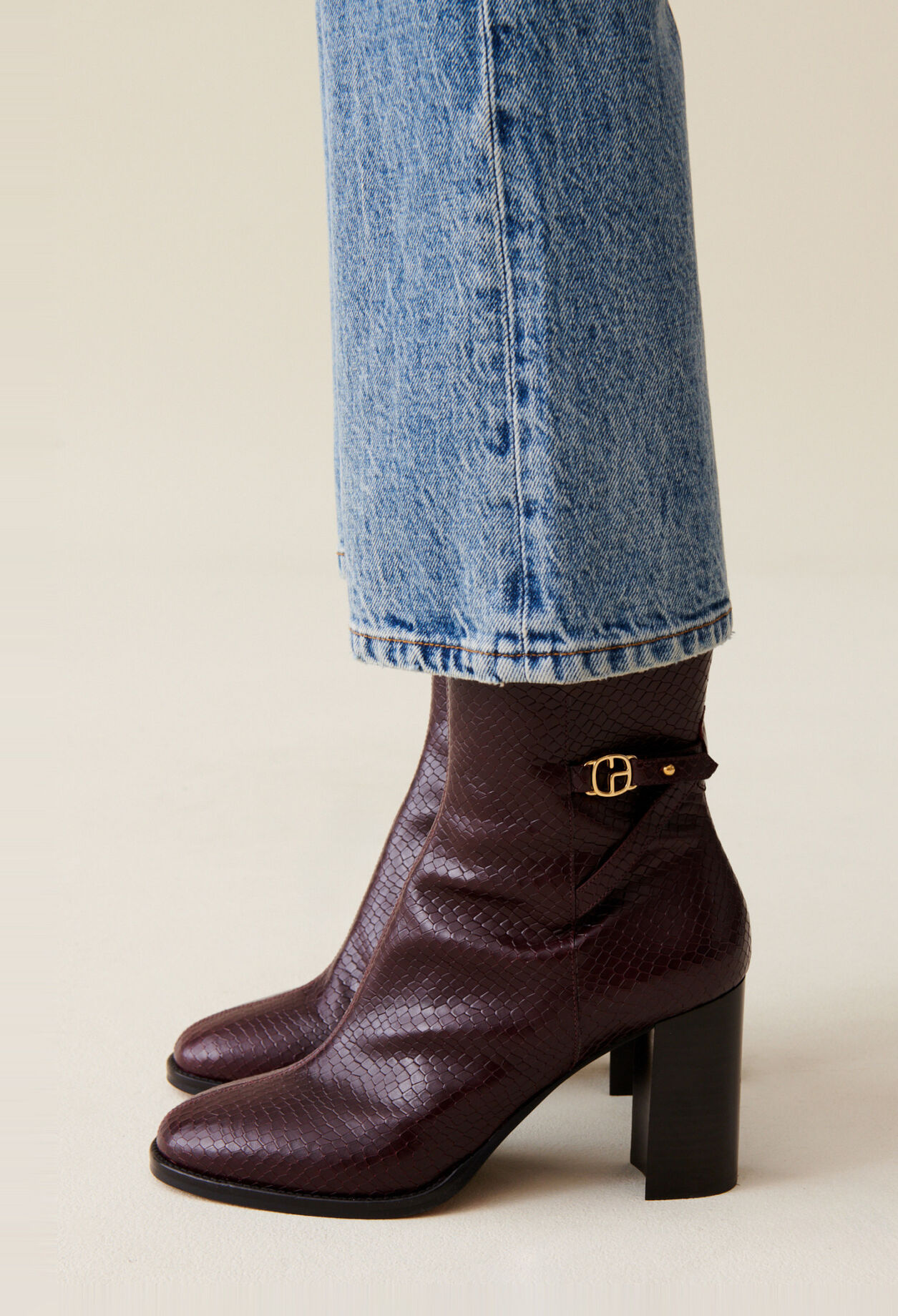 Botines efecto serpiente charol