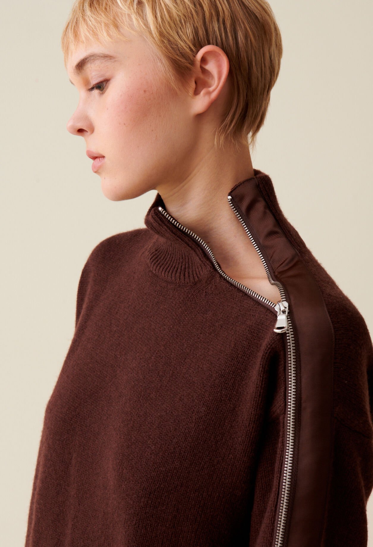 Jersey cuello alto cremallera