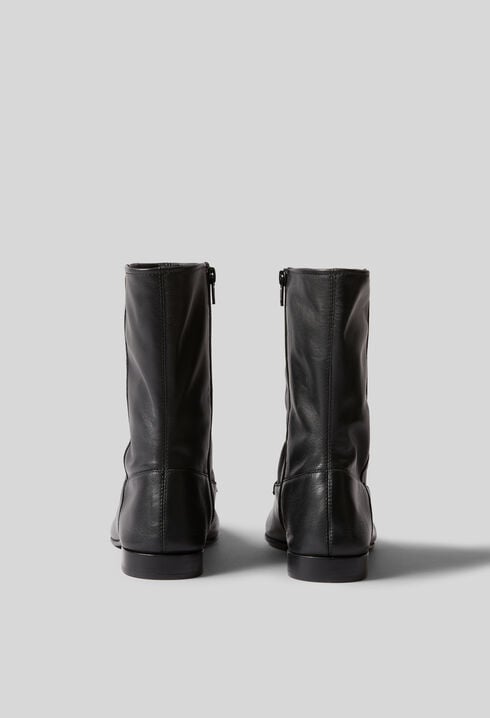 Botines de cuero estilo mocasín