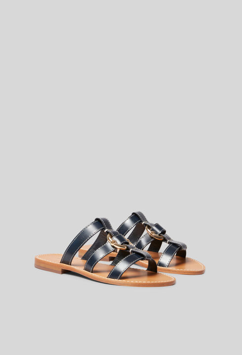 Sandalias con tiras y anillo