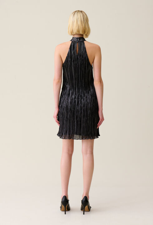 Vestido corto plisado plateado