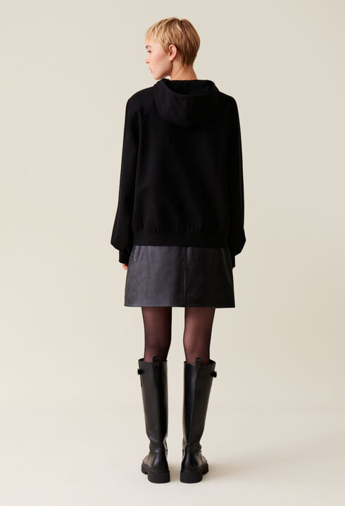 Sudadera con capucha negra oversize