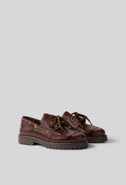 Zapatos n&aacute;uticos de piel