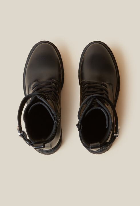 Botines altos tipo ranger de cuero