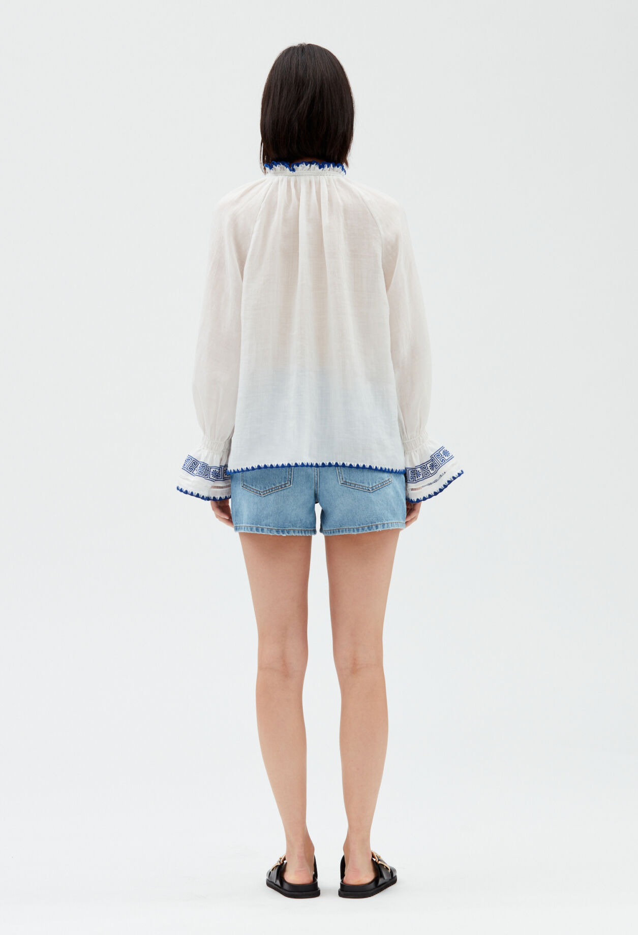 Blusa bordada crudo
