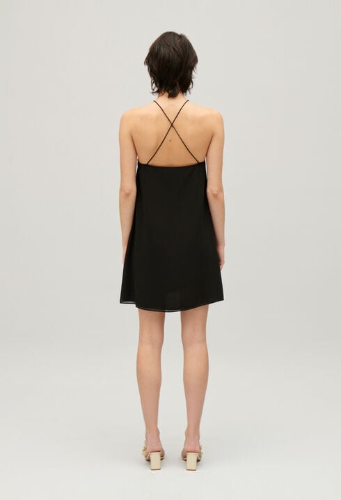 Vestido corto plisado negro